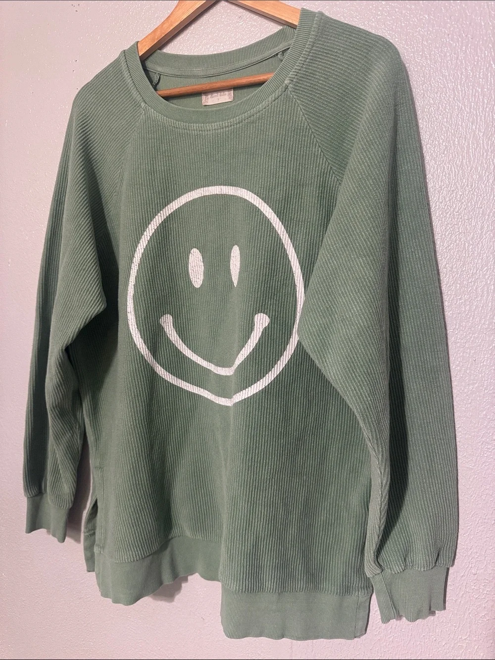 Relaxed Olive Green Smiley Sweatshirt - Women